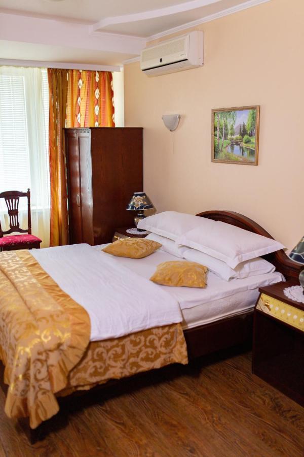 Vila Muntenia Hotel Chişinǎu Buitenkant foto