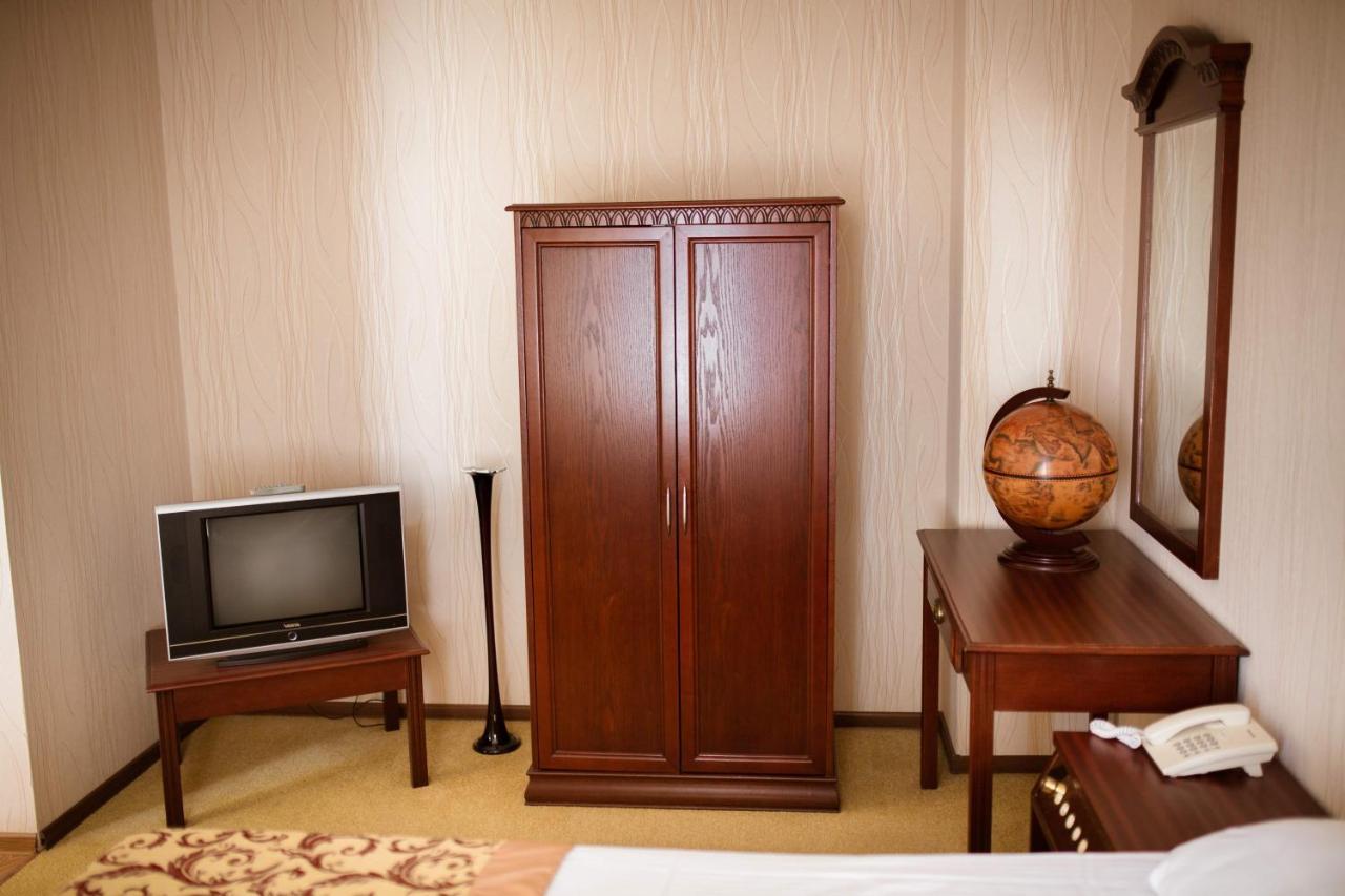 Vila Muntenia Hotel Chişinǎu Buitenkant foto
